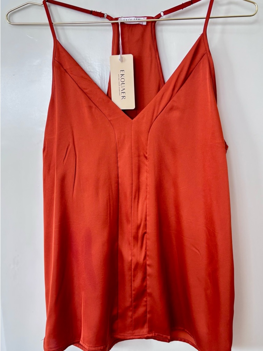 Ekouaer| NEW Brick Red Satin V-Neck Racerback Satin Camisole Blouse Sz S NWT
